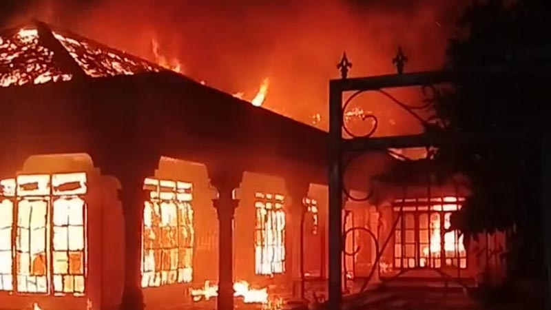 Ironis! Api Cemburu Membakar Rumah Pacarnya di Sumbergempol 